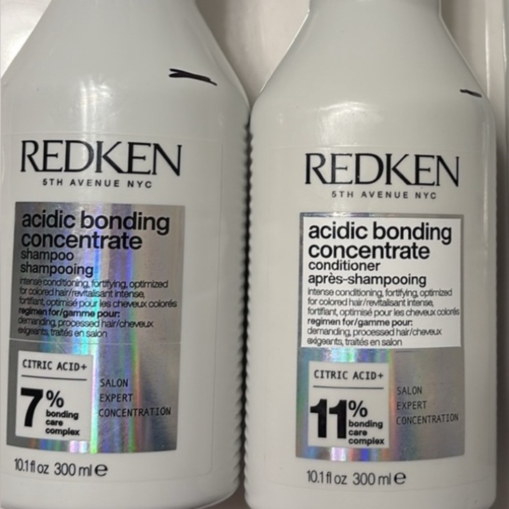 Redken Hair  
Shampoo & conditioner 
Like new!See marker line-that is fill line